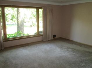 1736 Rowe Pl, Saint Paul, MN 55106