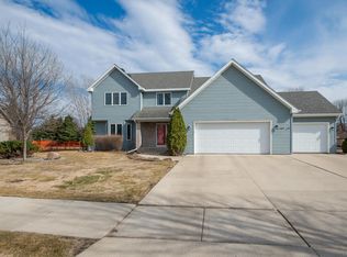 1265 S 38th St, Grand Forks, ND 58201