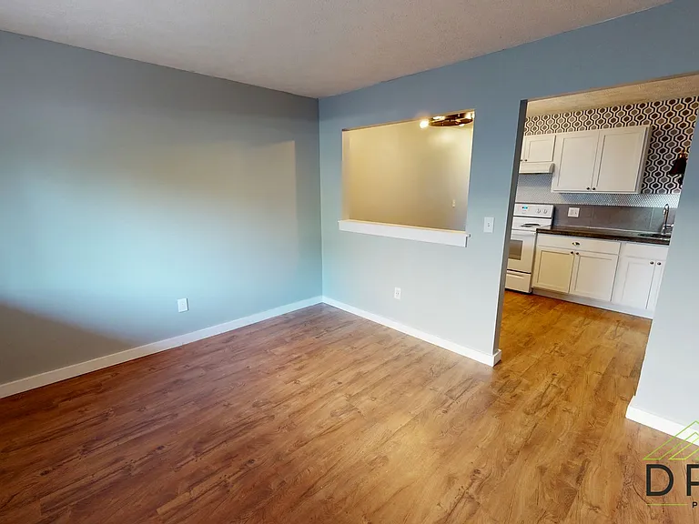 326 E Hillsdale St #8 — Photo 7