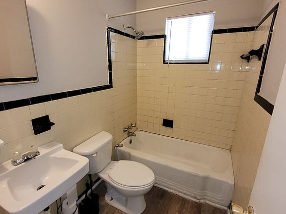 5th image of 1807 Ryan St