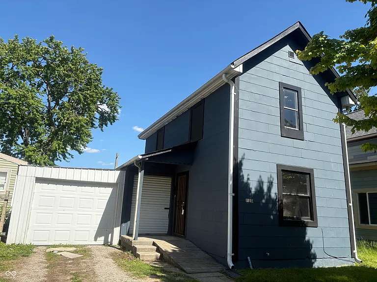 2221 Station St — Photo 4