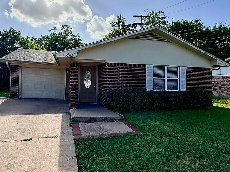 5202 Hilltop Dr — Photo 1