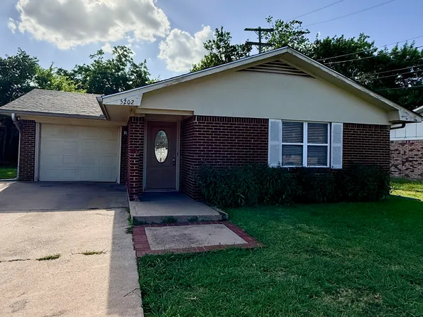 5202 Hilltop Dr, Greenville, TX 75402