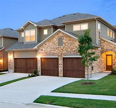 2nd image of 3521 Maxwell Dr