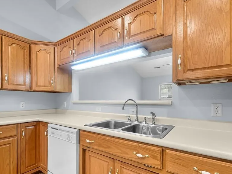846 & 848 Aaron Dr #848 — Photo 6