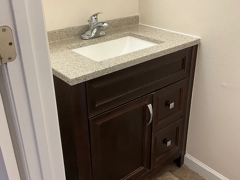 2811 E Oakland Ave #20 — Photo 6