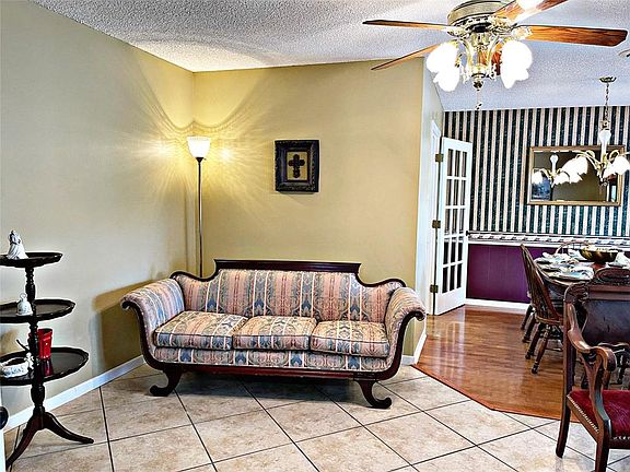 5th image of 35 Cobblestone Ln