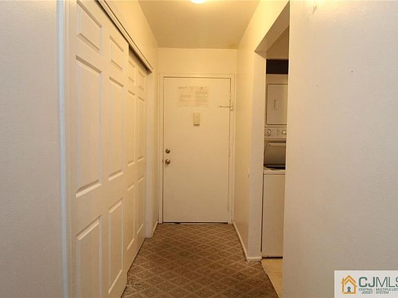 4th image of 417 Sharon Garden Ct #417
