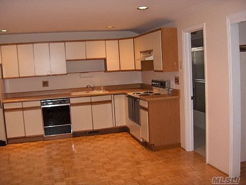 1st image of 7 Linda Ct