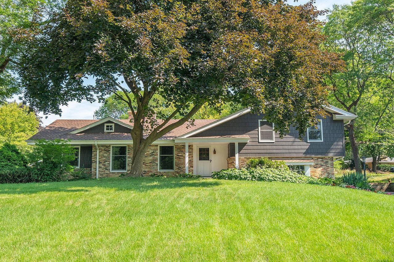 13250 Wrayburn ROAD, Elm Grove, WI 53122 Zillow