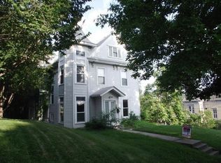 921 College Ave, Davenport, IA