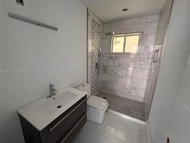 444 NW 21st St — Photo 6