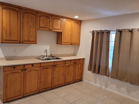 3rd image of 11626 Fidel Ave
