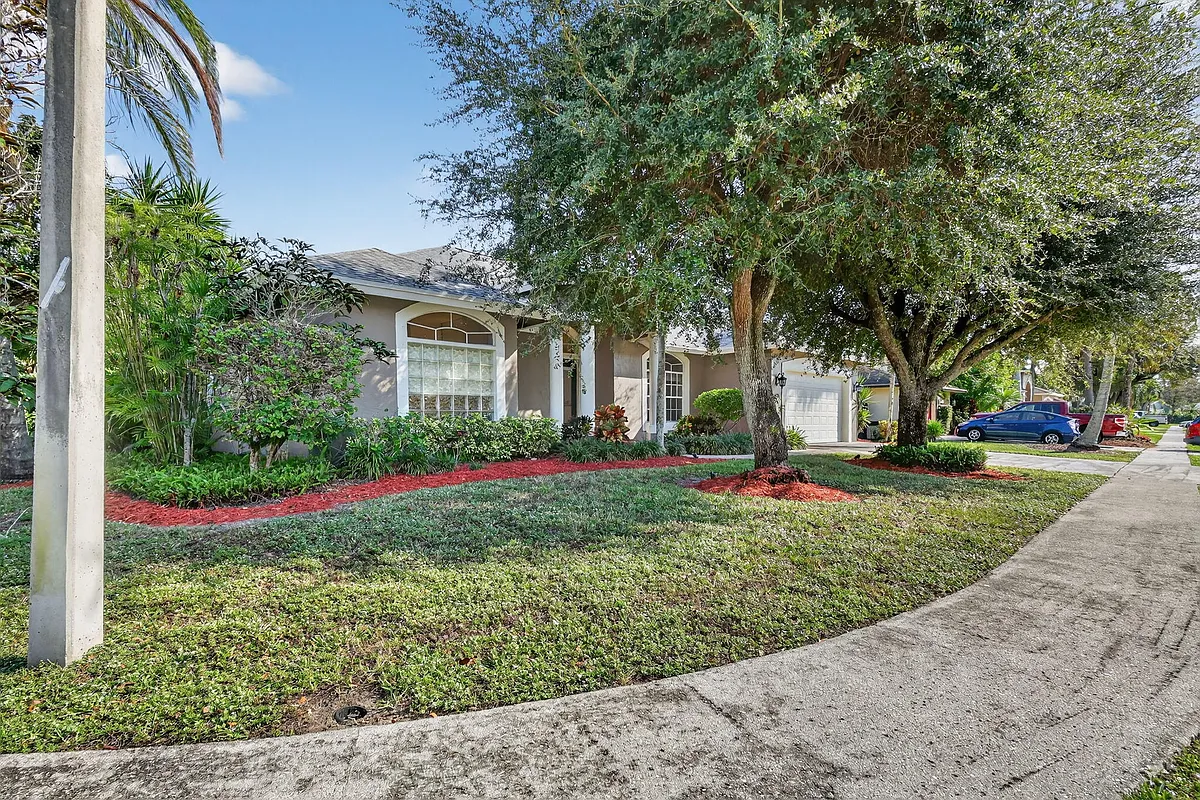Building Photo - 1500 Firethorn Dr