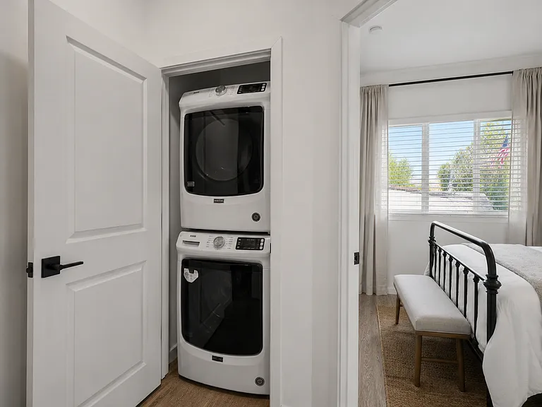 Earll 6 Townhomes — Photo 6