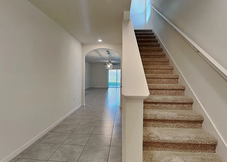230 Meghan Cir — Photo 2