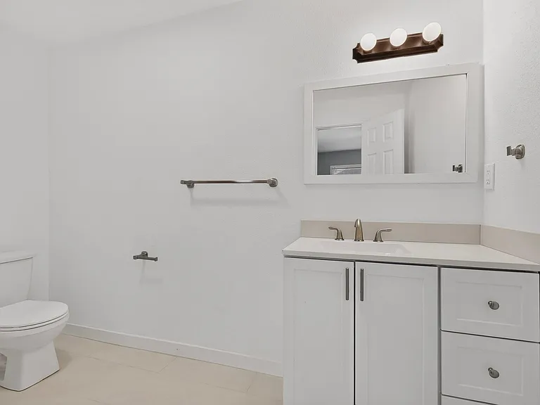 2307 Galway St — Photo 23