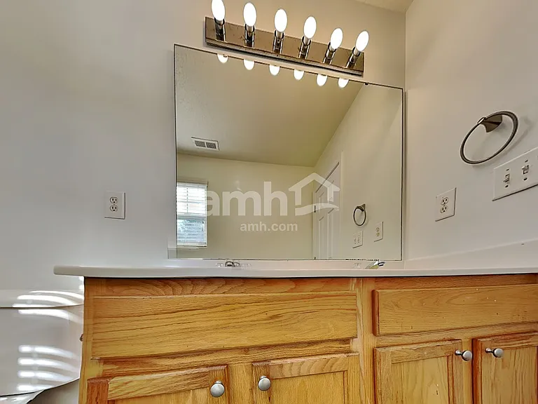 37 Valleyfield Dr — Photo 14