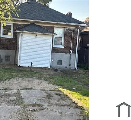 4 bed, 976 sqft, $1,567 — Photo 2