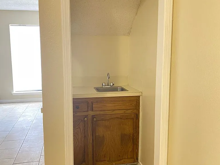 3023 Toulon Dr — Photo 9