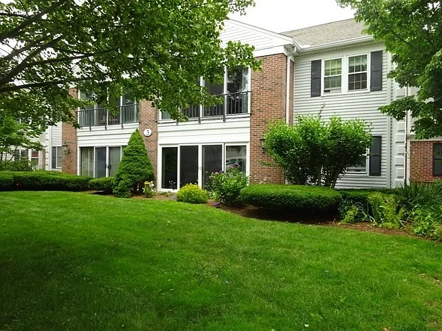 69 Highview Dr #69 — Photo 2