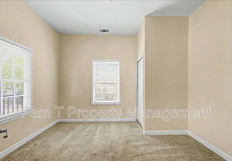 701 Atlanta St — Photo 17