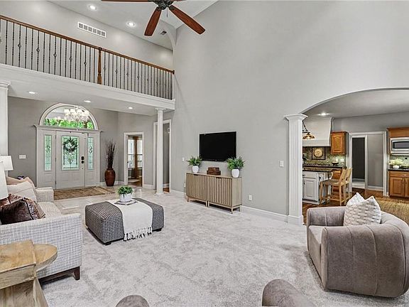 4th image of 9708 Walnut Woods Dr