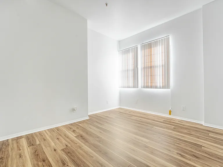 9124 S Broadway #2 — Photo 7