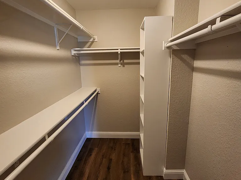 607 Hollyberry Dr — Photo 26
