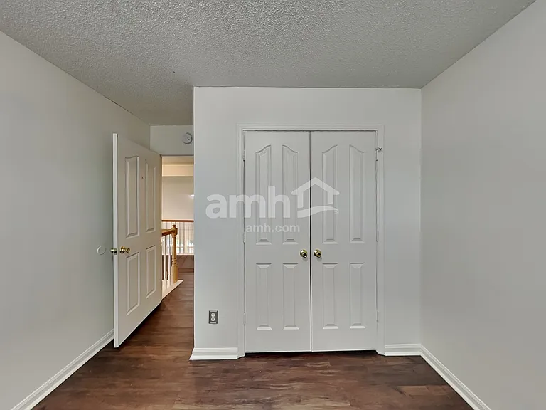 8401 Redstone View Dr — Photo 17