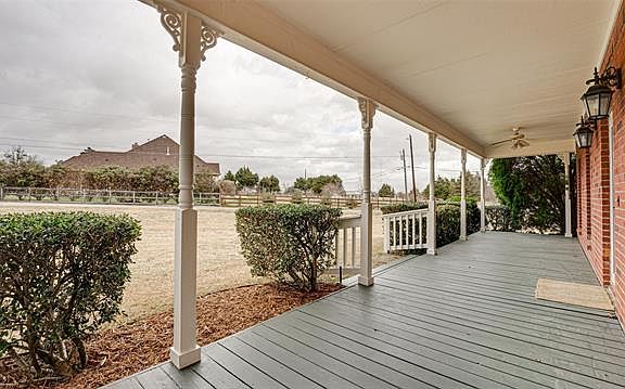 4th image of 639 Kinney Dr