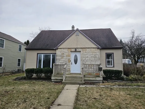 523 W Prairie St, Marengo, IL 60152