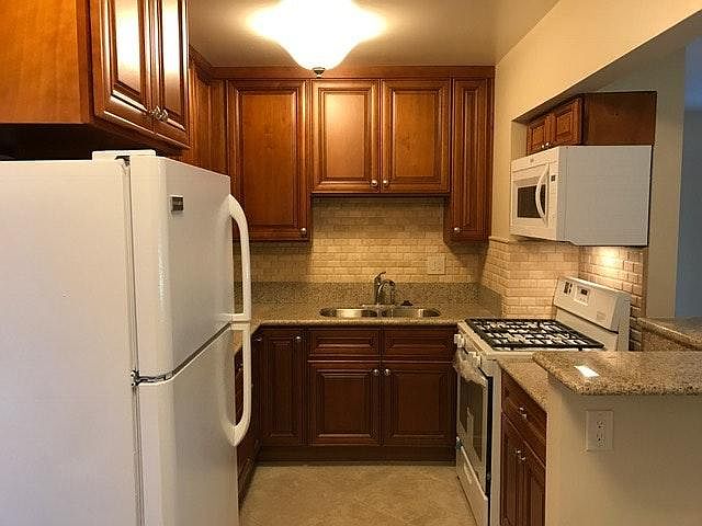 1st image of 1427 W Parade St APT 1