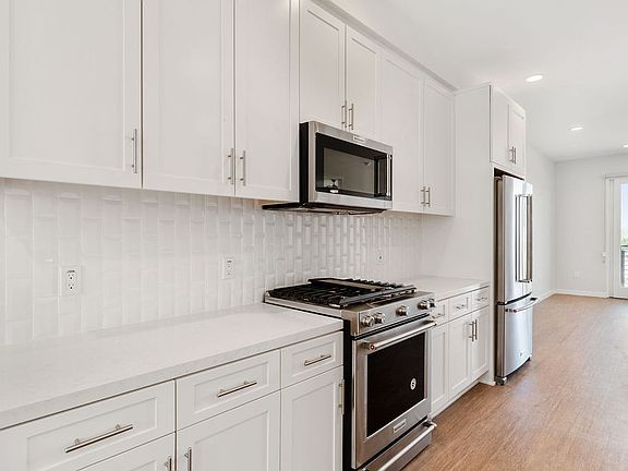 5th image of 1214 Tennyson St #202