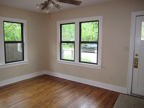 5th image of 208 Park Dr