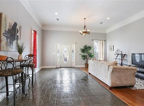 4th image of 1332 Spain St