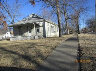 400 Reed Ave, Osawatomie, KS 66064