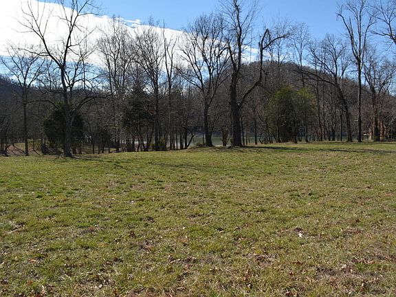 5th image of Walnut Bend Dr