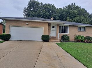1130 Broadrock Ct, Parma, OH 44134