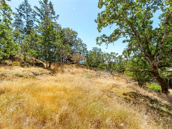 2673 Florence Lake Rd, Langford, BC V9B 4H5