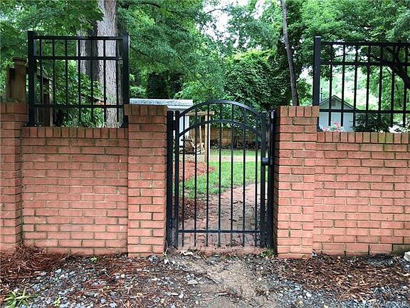 4th image of 3123 Cresthill Dr