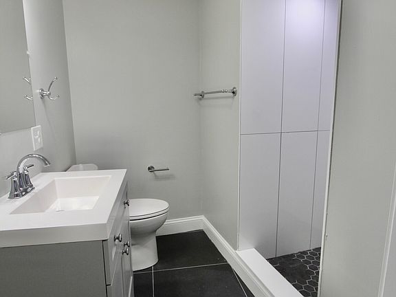 2nd image of 1 Madison St Floor 1