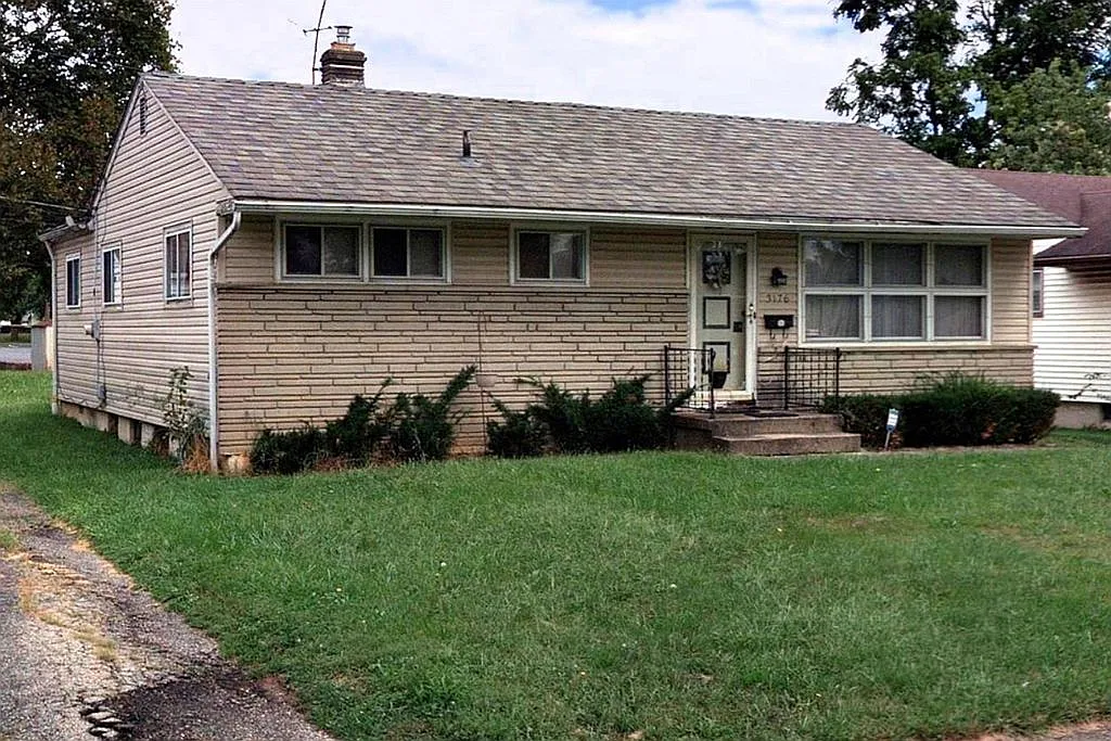 3176 Scottwood Rd photo 1