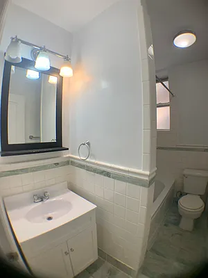 Rented by Bond New York | media 5