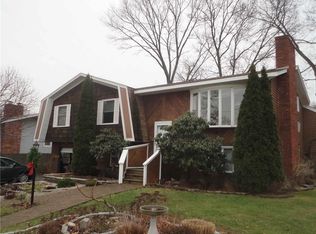 46 Selma St, Cranston, RI 02920