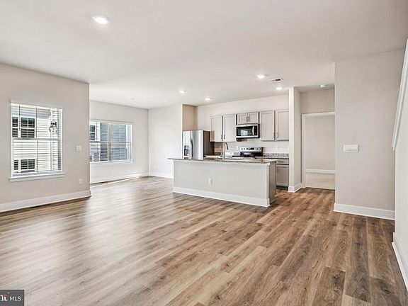 7th image of this home