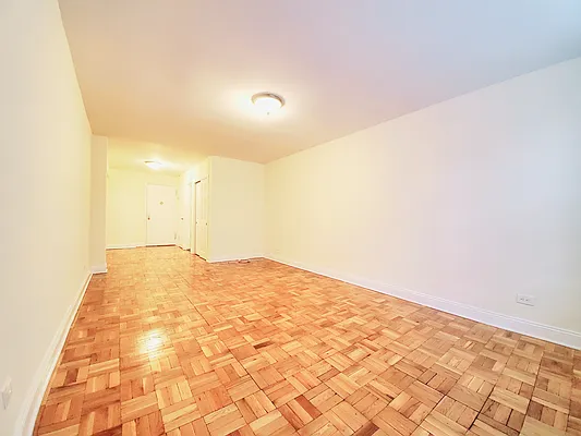 Rented by New York Dwellings LLC | media 10