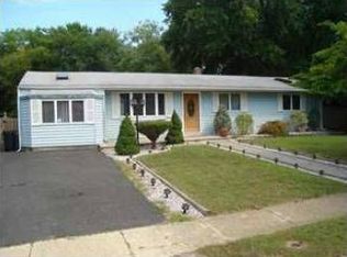 27 Carol Ln, Howell, NJ 07731