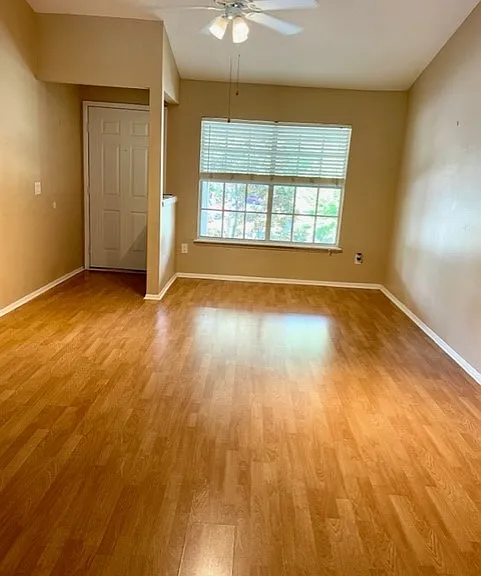 124 Reserve Cir #208 — Photo 4