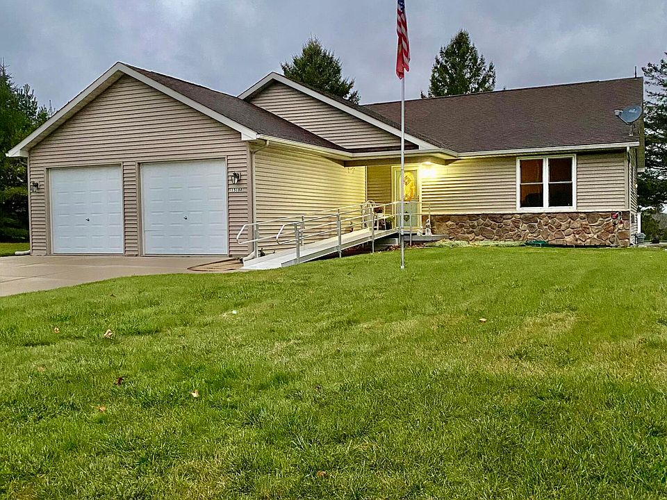 1st image of 15188 Golfview Ct